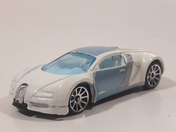 2007 Hot Wheels Mystery Car Bugatti Veyron Pearl White Die Cast Toy Dream Super Car Vehicle