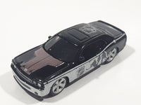 2010 Maisto Top Dog Collectibles NHL Ice Hockey 2008 Dodge Challenger SRT8 Black Die Cast Toy Car Vehicle