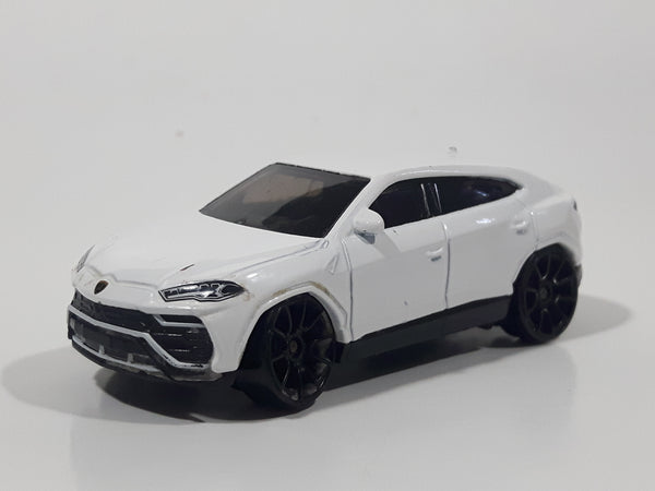 2015 Hot Wheels HW City Street Power Lamborghini Urus Pearl White Die Cast Toy Car Vehicle