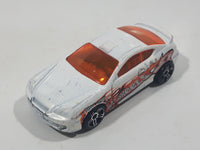 2004 Hot Wheels Track Aces Hyundai Tiburon White Die Cast Toy Car Vehicle