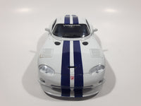 Maisto Dodge Viper GT2 White with Blue Stripes 1/24 Scale Die Cast Toy Car Vehicle Missing Spoiler