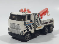 1998 Hot Wheels Rig Wrecker White Tow Truck Die Cast Toy Car Vehicle