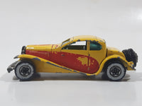 1986 Hot Wheels '37 Bugatti Yellow and Red Die Cast Toy Classic Luxury Car Vehicle