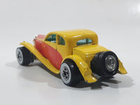 1986 Hot Wheels '37 Bugatti Yellow and Red Die Cast Toy Classic Luxury Car Vehicle