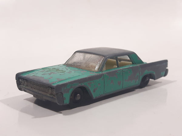 Vintage 1970s Lesney Matchbox Series No. 31 Lincoln Continental Green Blue Die Cast Toy Car Vehicle