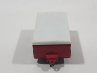 2000 Matchbox Great Outdoors Pop Up Camper Red and White Die Cast Toy Car Vehicle
